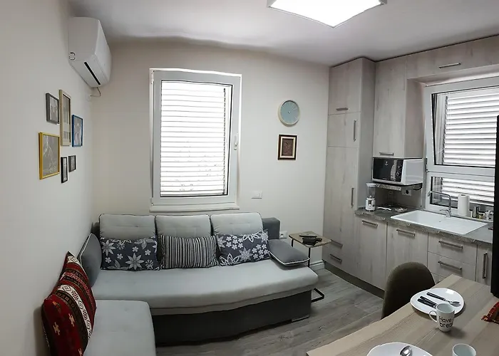 Absolute Blloku Tirana